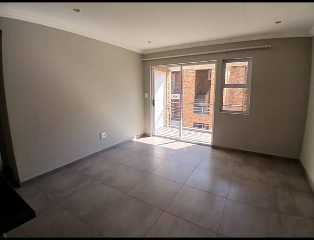 2 BEDROOM TOWNHOUSE FOR SALE IN ALBEMARLE